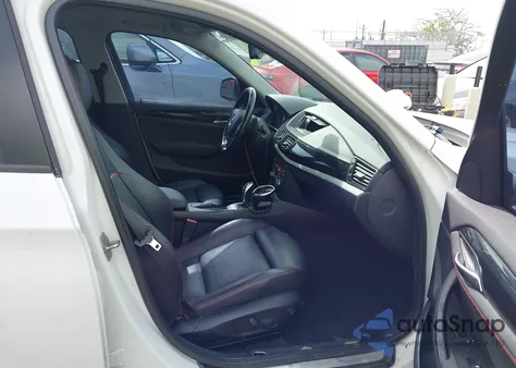 2013 BMW X1 xDrive28I z USA, uszkodzony, nr VIN WBAVL1C51DVR91399